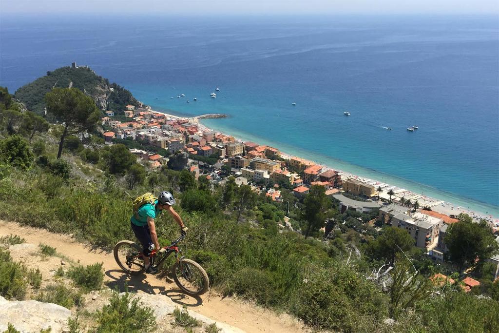 Le 3B - Finalpia Apartment Finale Ligure Luaran gambar